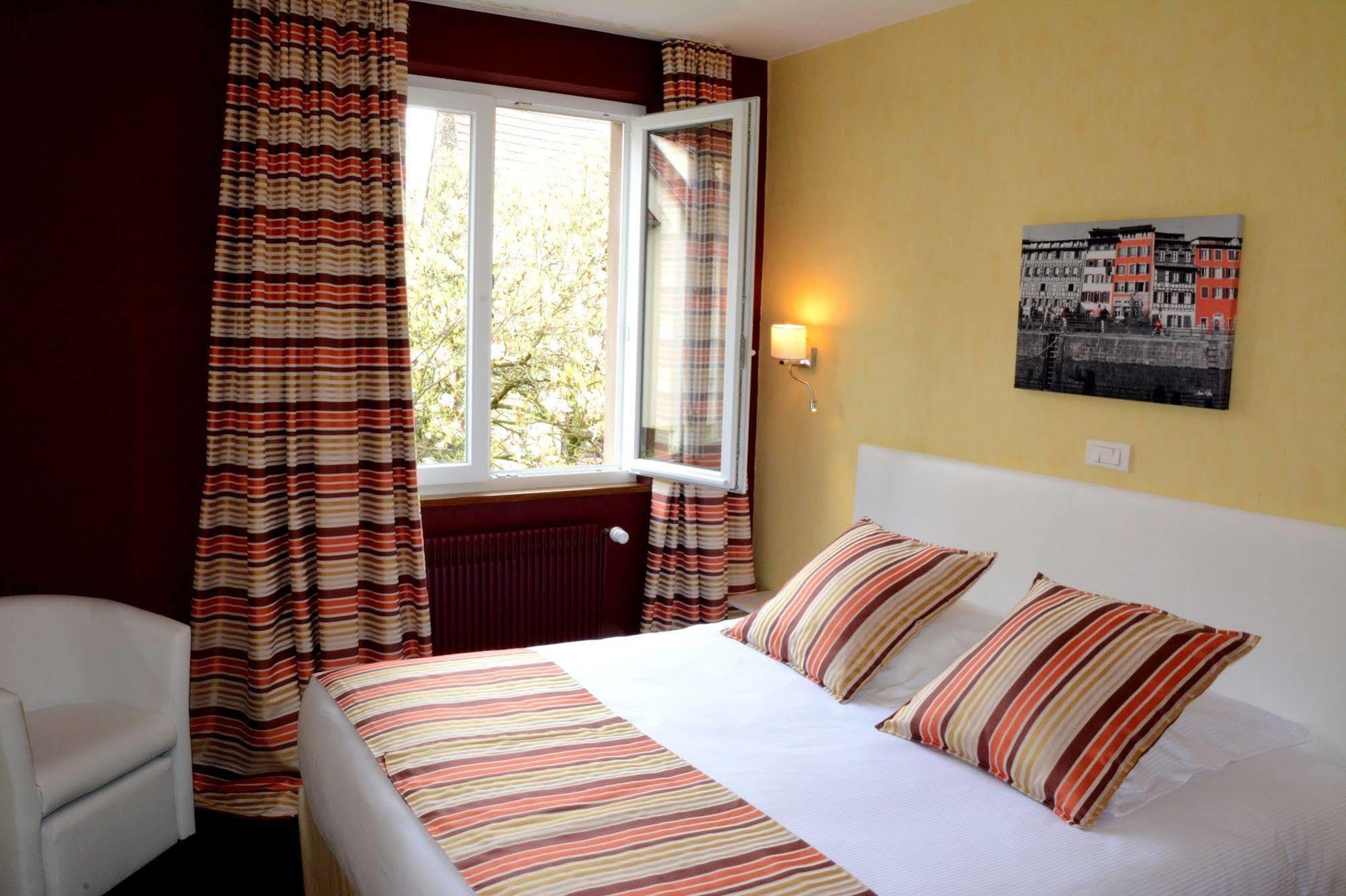 Logis Hotel Du Centre - Halte Ideale En Cyclotourisme Avec Garage A Velos Clos Molsheim Ngoại thất bức ảnh